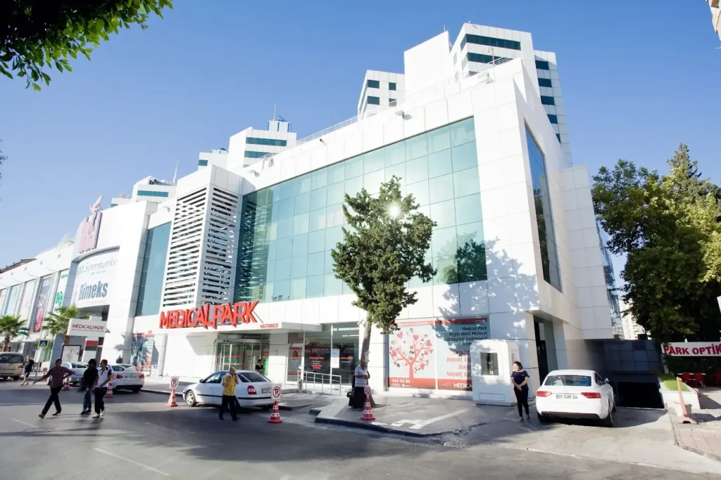 مجمع مستشفيات ميديكال بارك في أنطاليا