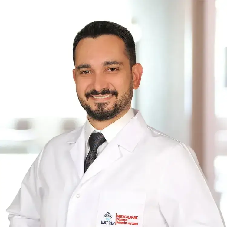 الاستاذ المشارك الدكتور إيمره توكوتش