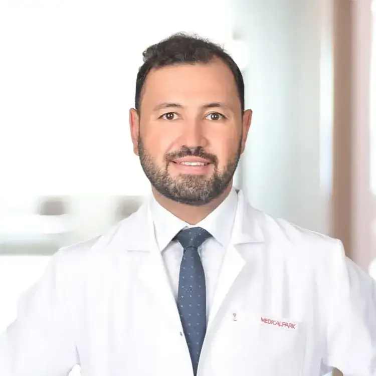 اختصاصي أمراض الغدد الصماء والتمثيل الغذائي مستشفى IconMedical Park أنطاليا الدكتور هاكان دوغير