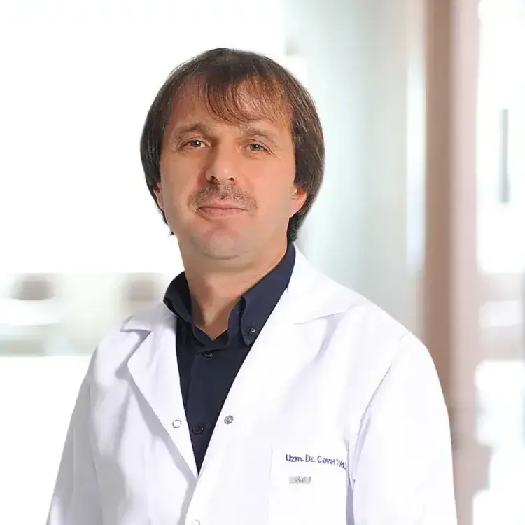أخصائي أمراض الكلى (النفروولوجيا) في مستشفى Medical Park يلديزلي الدكتور جواد توبال