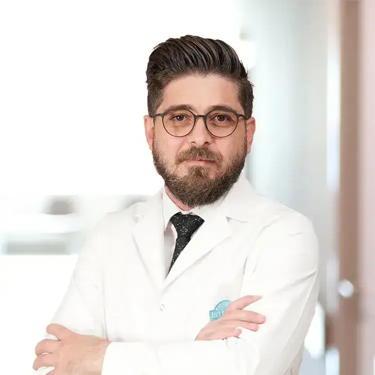 جراح عام وجراح أورام في كوجايلي الدكتور محمد أصلان