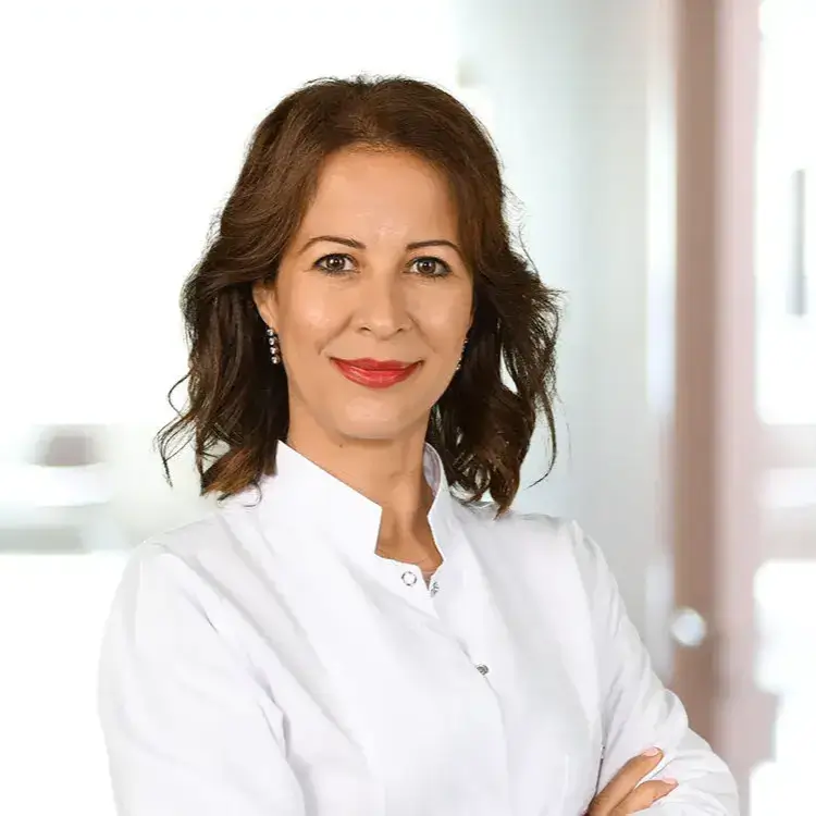 أخصائية العلاج الطبيعي وإعادة التأهيل مستشفى جامعة إستينيا - ليف هوسبيتال بهاجه شهير مستشفى ميديكال بارك فلوريا الدكتورة أرزو دينتش يافاش