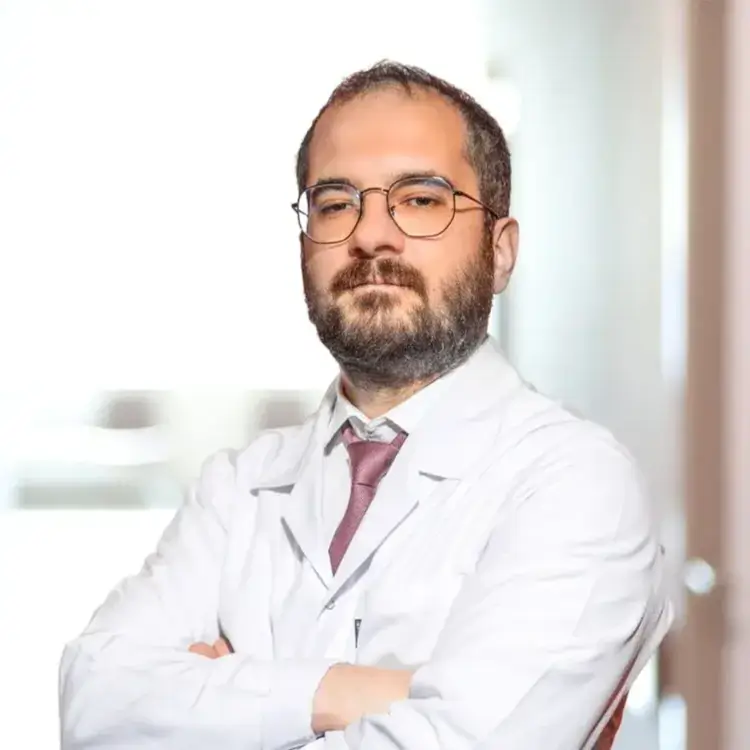 أخصائي أطفال في اسطنبول بميديكال بارك غوزتيبه الدكتورأيبرك أوزكاواكلي