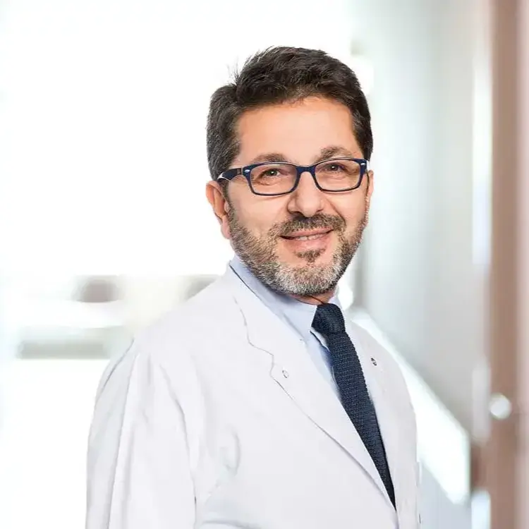 أخصائي أمراض الأنف والأذن والحنجرة مستشفى جامعة إستينيا - ميديكال بارك غازي عثمان باشا الدكتور أكين زنجين