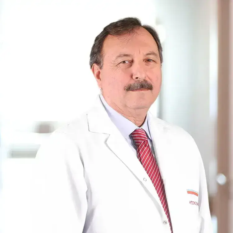 أخصائي أطفال في ميديكال بارك جبزة الدكتور إجمل إرداغ