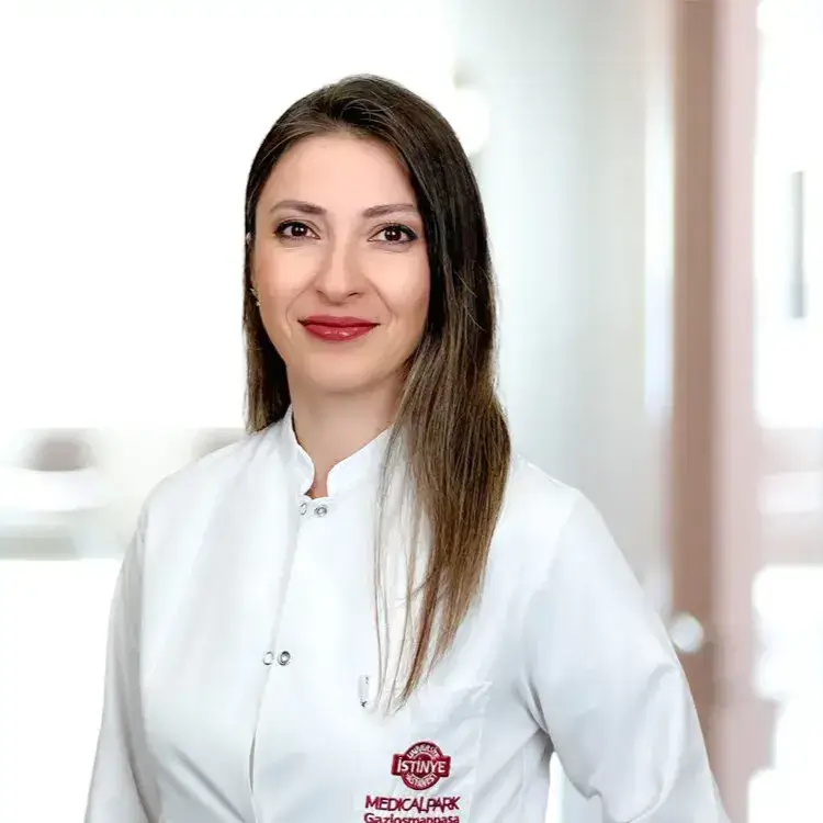 أخصائية الأنف والأذن والحنجرة في اسطنبول الدكتورة إفسر باشاران