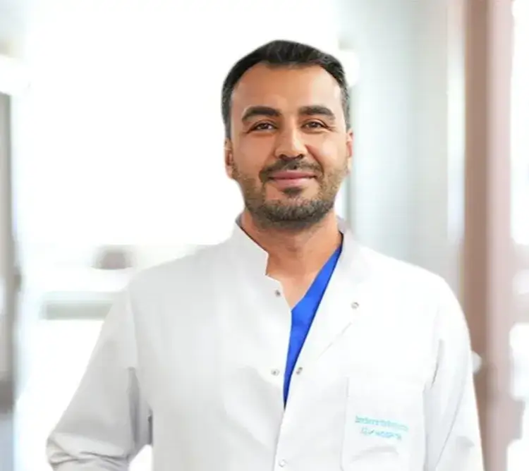 اخصائي امراض القلب في ميديكال بارك فلوريا باسطنبول الدكتور أنس ألتش