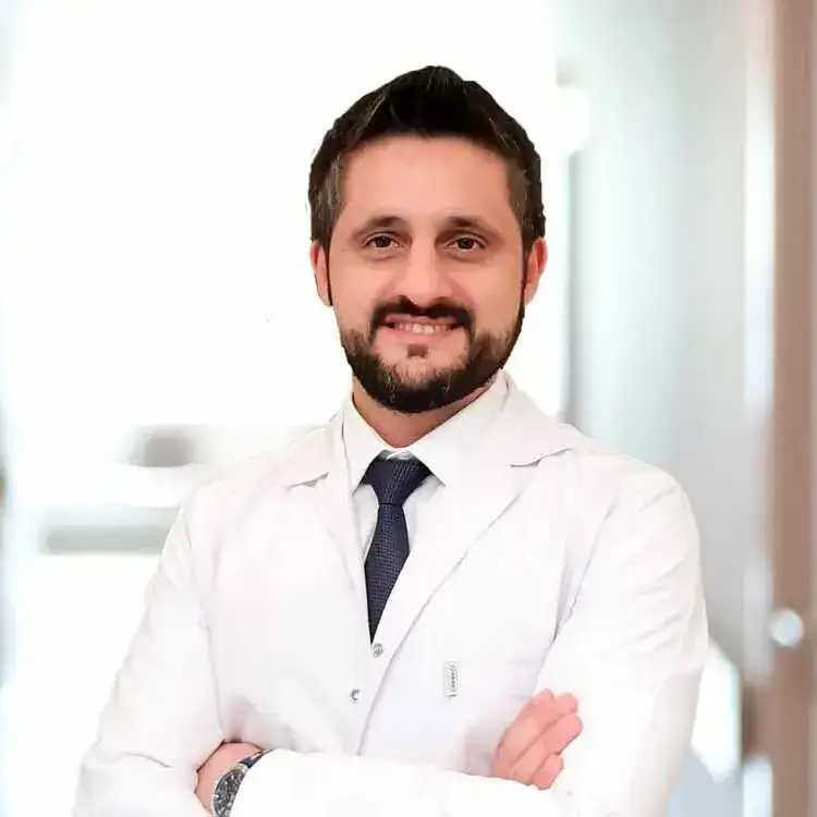 جراحة العظام والكسور في انقرة مستشفى آيكون ميديكال بارك (كيتشي أورن) الدكتور محمود أوزدمير
