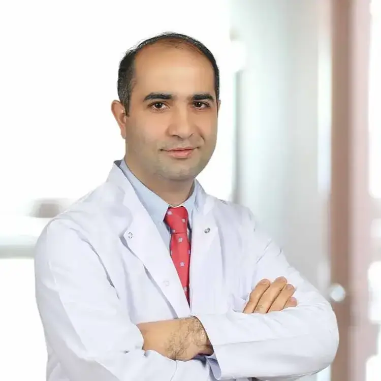 أخصائي الوراثة الطبية مستشفى جامعة إستينيا – ميديكال بارك غازي عثمان باشا بإسطنبول الدكتور متلو كاركوجاك