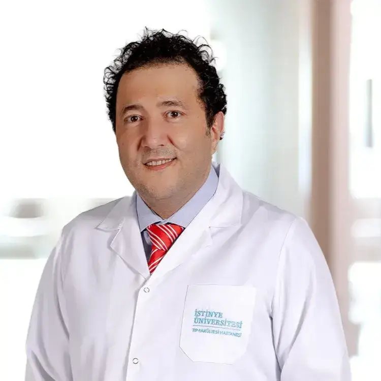 جراح القلب والاوعية الدموية في اسطنبول مستشفى جامعة إستينية غازي عثمان باشا الدكتور أوزغور يلدرم