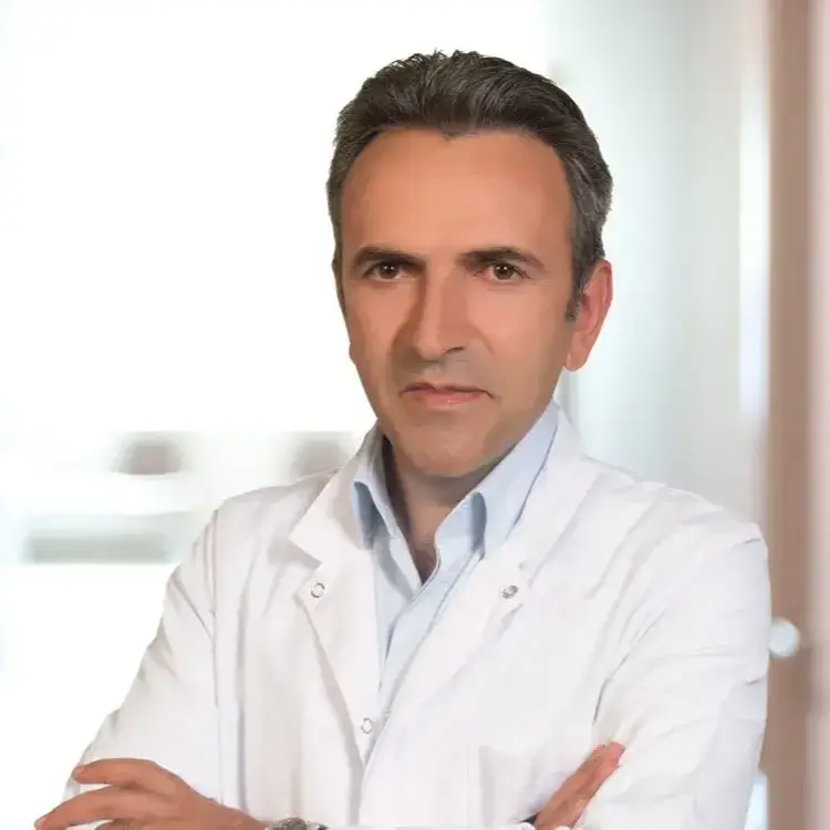 رجب دمير أخصائي طب الأعصاب (النيورولوجيا) مركز ميديكال بارك كوجالي الدكتور رجب دمير
