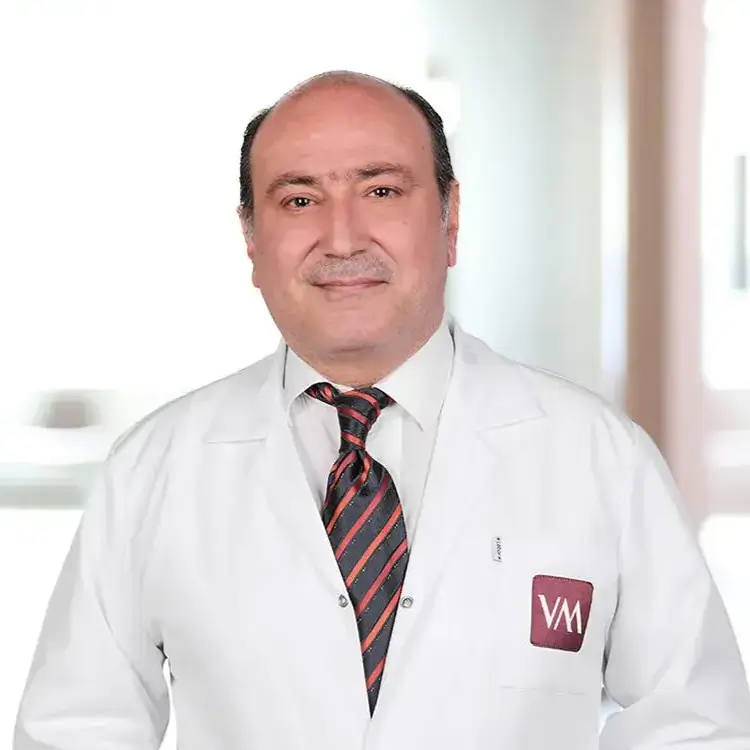 أخصائي الأنف والأذن والحنجرة مركز ميديكال بارك مالتبه في اسطنبول الدكتور رشيد مراد أجيكالن