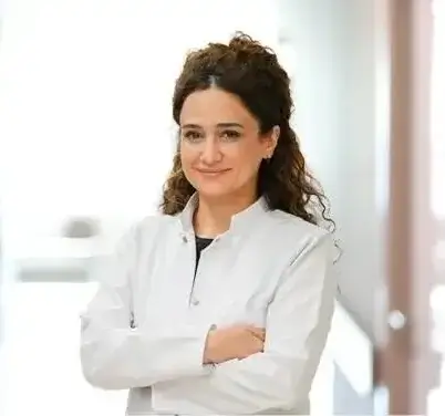 طبيبة قلب في اسطنبول فلوريا الأستاذة الدكتورة سينم أوزباي أوزيلماظ