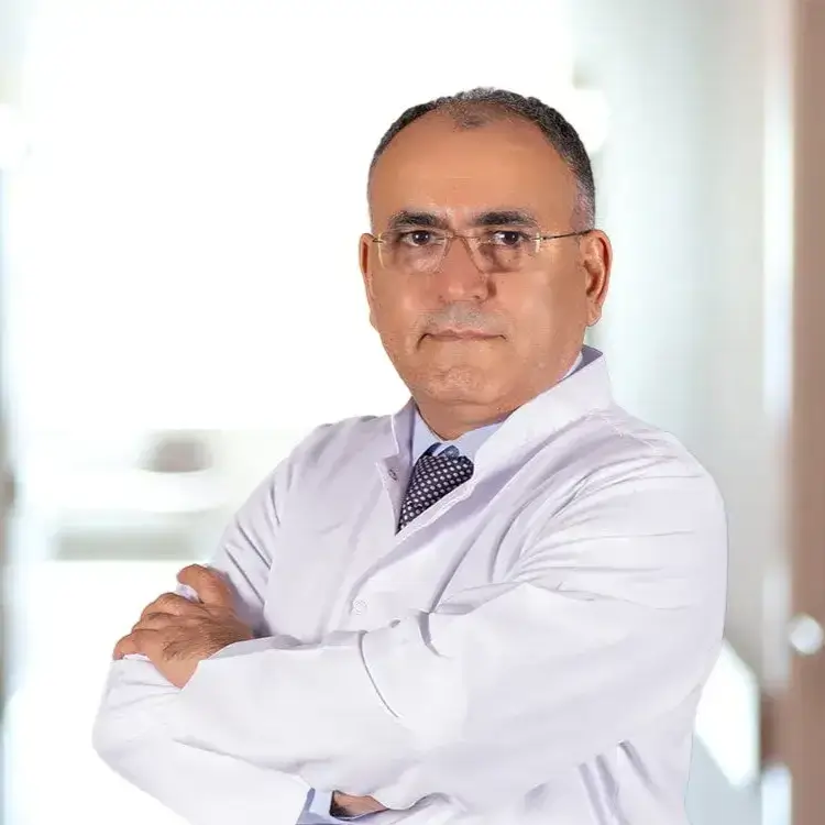 أخصائي جراحة عامة في اسطنبول ميديكال بارك الدكتور شكرو تشولاك