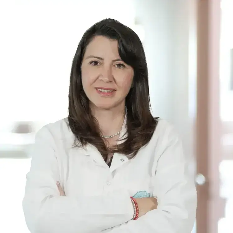 أخصائية أمراض العدوى والميكروبيولوجيا مستشفى جامعة إستينيه – ليف هوسبيتال بهجه شهير الدكتورة زهرا بيشتبه دورسون