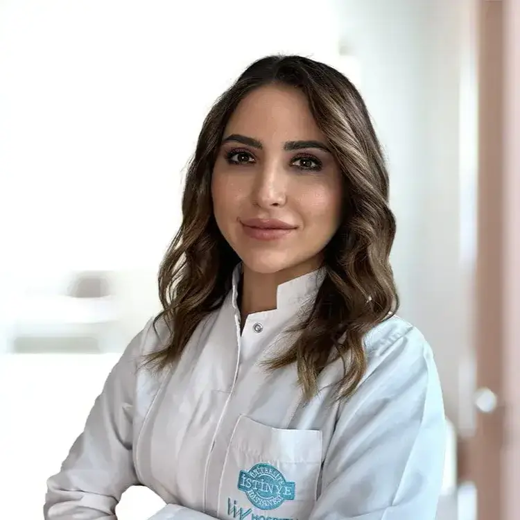 الدكتورة جانسو كايا بمستشفى جامعة استينيا ليف بهجة شهير في اسطنبول