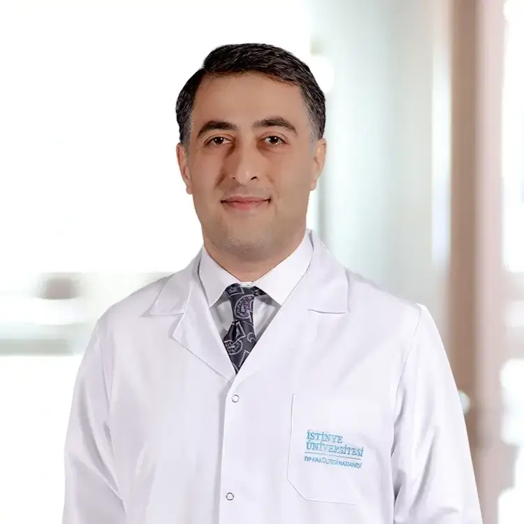 اخصائي الجراحة العامة في مستشفى جامعة إستينيا غازي عثمان باشا الدكتور نايل عمر