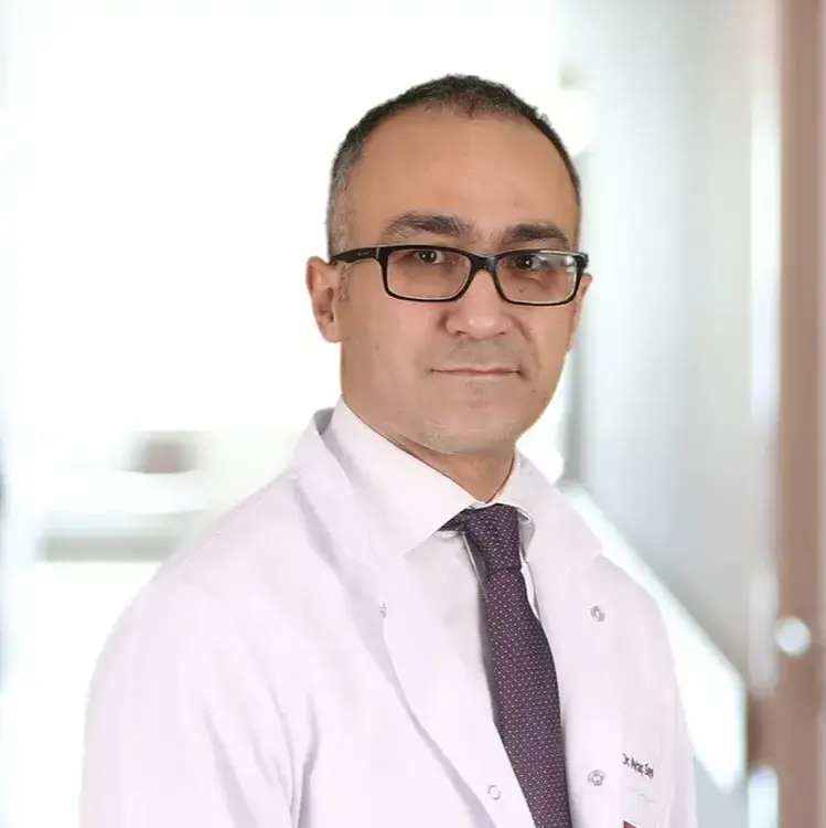الدكتور آيتاتش ساين