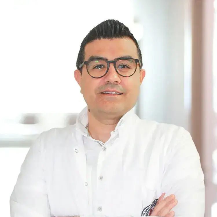 أخصائي أمراض الجهاز الهضمي في اسطنبول ميديكال بارك فلوريا الدكتور خليل شاهين