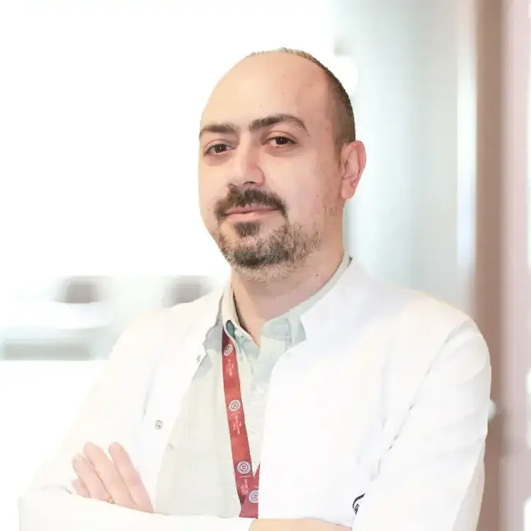 اخصائي جراحة الصدر في ميديكال بارك اسطنبول فلوريا الدكتور إيلكر كولباش
