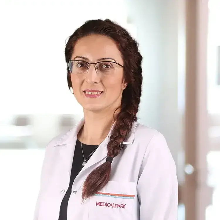 أخصائية أشعة في اسطنبول بهجلي ايفلير الدكتورة نوشابِه كايا
