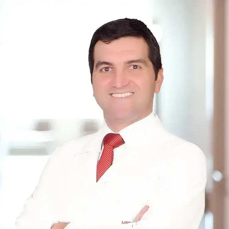 اخصائي جراحة العظام والكسور في ميديكال بارك اسطنبول_بنديك