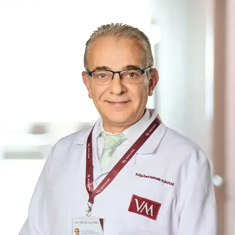 اخصائي الطب النووي في ميديكال بارك سامسون الدكتور صلاح الدين البايراك