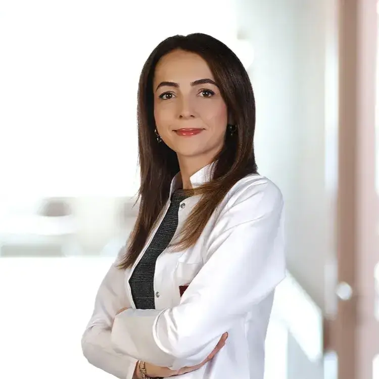 الدكتورة إيجه بدير صاغلام طبيبة نساء في كوجالي