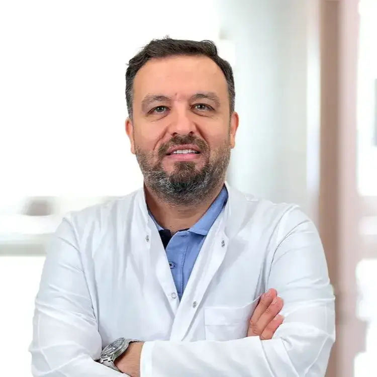 الدكتور كمال شاهان جراح العظام والكسور في اسطنبول