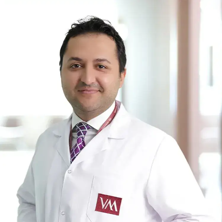 الدكتور أيوب جان مظلوم جراح عظام في جبزة