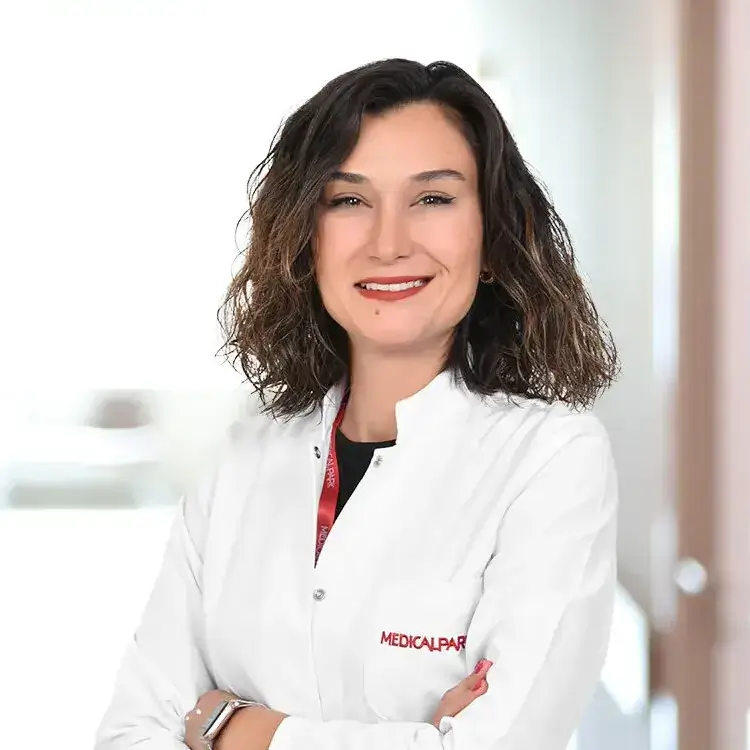 طبيبة أنف أذن حنجرة في إزمير الدكتوة أوزلم يوكسل جوشار