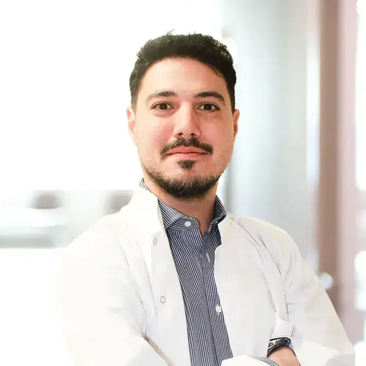 جراح تجميل في اسطنبول الدكتور سميح تيبر منتشه