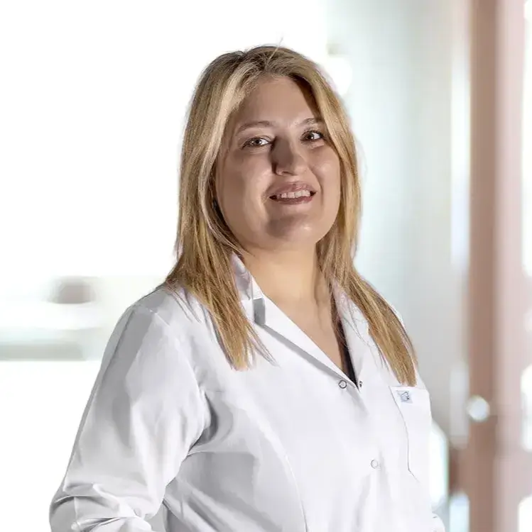 الدكتورة تشيغدم شمشكطبيبة نسائية في مستشفى جامعة استينيا
