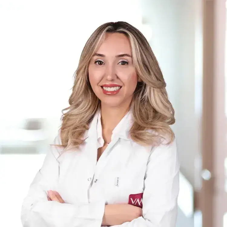 الدكتورة إيجم برفون توبراك أنلي طبيبة نسائية في اسطنبول
