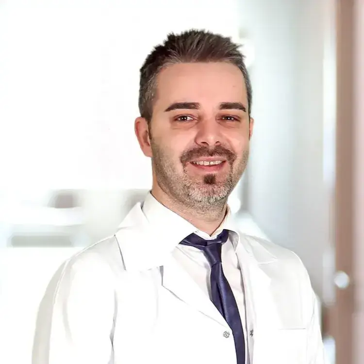 اخصائي جراحة العظام في ميديكال بارك انطاليا الدكتور فرات أوروتش