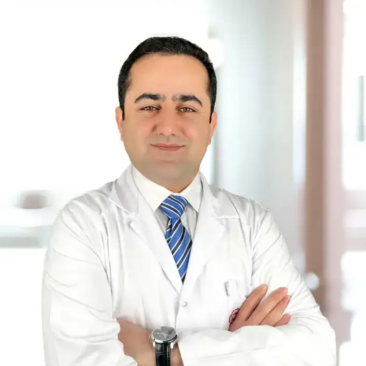 الدكتور غالبينور عبد الله ييف جراح الصدر في اسطنبول