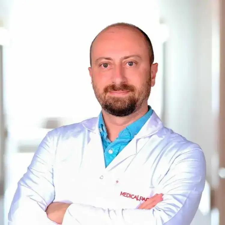 الدكتور غوكهان أتش جراح عام في ميديكال بارك انطاليا