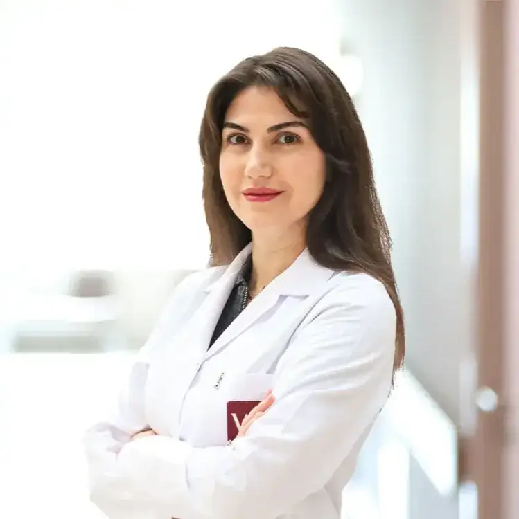 الدكتورة حنيفة رانا إيزيجي طبيبة التوليد وامراض النساء في ميديكال بارك بنديك