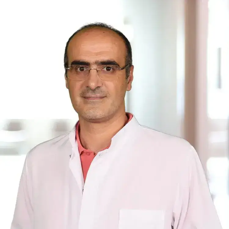 الدكتور هارون كوتشوك أخصائي جراحة الأنف الأذن والحنجرة في اسطنبول