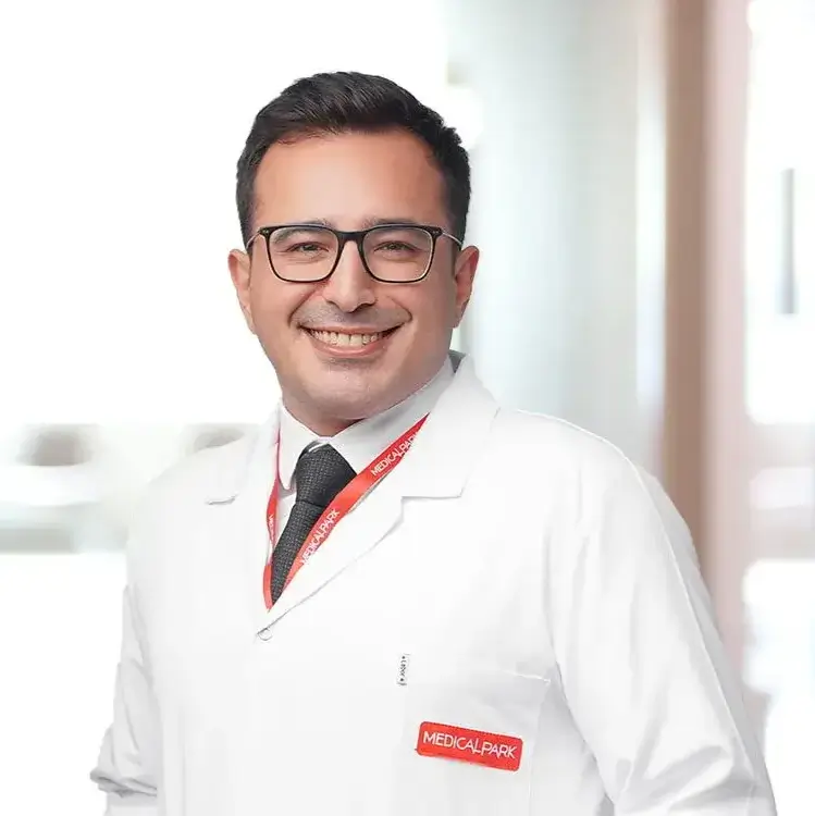 جراح عظام في اسطنبول_أتاشهير الدكتور كرم شنجان