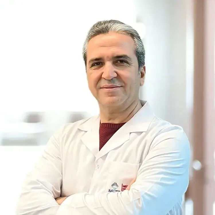 الدكتور ماهر ميردان أوغلو أخصائي جراحة القلب والاوعية الدموية في ميديكال بارك اسطنبول