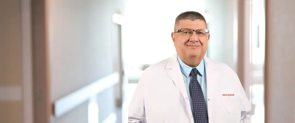 جراح الاطفال في غبزة الدكتور محمد بها تشيتين