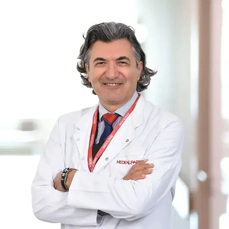 طبيب عيون في إزمير الدكتور محمد سلجوق دايي