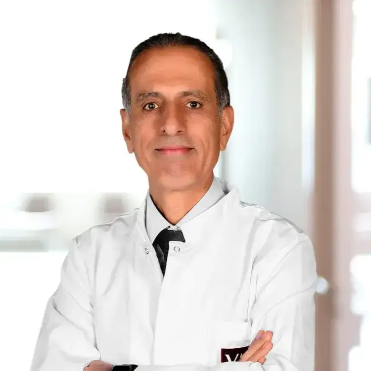 الدكتور ميرفان آيدين أخصائي جراحة الأطفال في ميديكال بارك مرسين