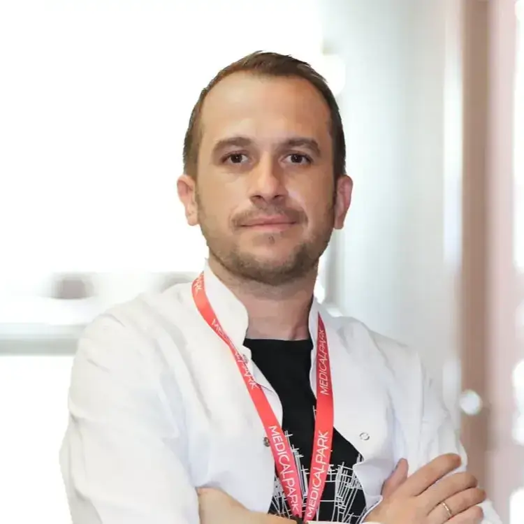 جراح تجميل في أنقرة الدكتور سميح أوزتورك