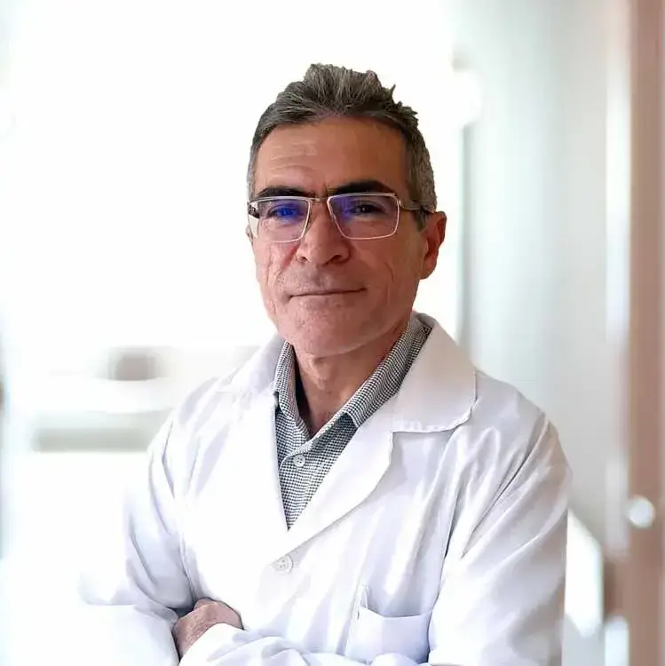 طبيب جلدية في بورصة الدكتور أحمد أوزتورك