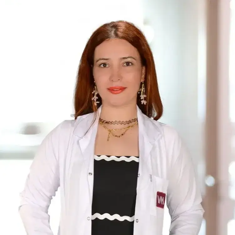 الدكتورة آيشه غول إشلك يوكسل أخصائية الفحص الطبي الشامل في مرسين