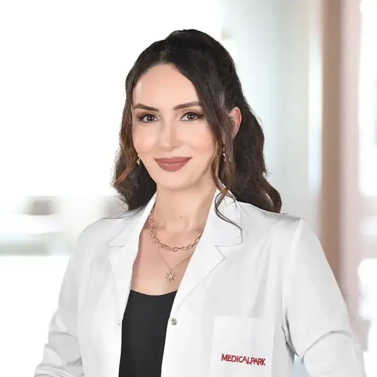دكتورة جلدية وتجميل في أنطاليا جميلة غولر