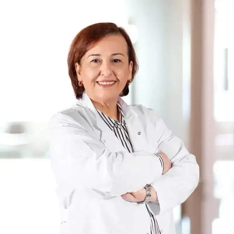 أخصائية خدمات المختبرات والتحاليل في اسطنبول الدكتورة ديليك يلدز