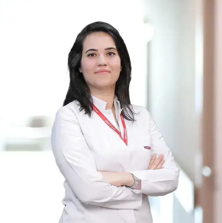 أخصائية الأمراض المعدية والميكروبيولوجيا في أضنة الدكتورة إيجه كوجاباش